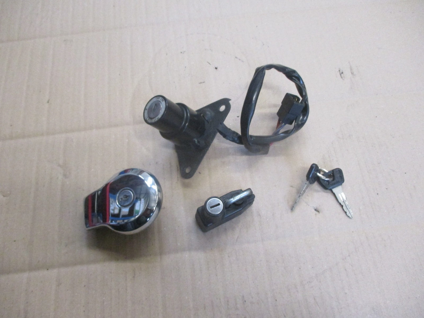 Nieman + bouchon + serrure de casque d'origine pour Yamaha 125 XV Virago - 5AJ