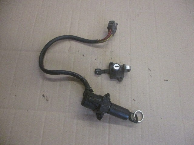 Nieman + serrure de selle pour Honda 750 VFR - RC24