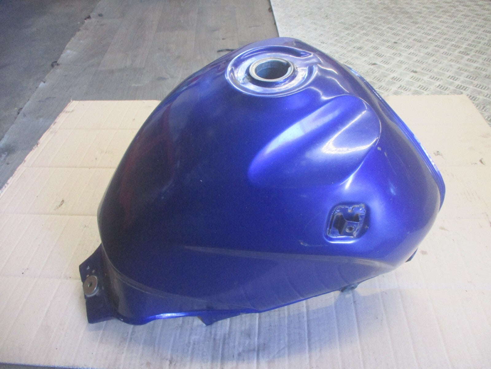Réservoir d'essence pour Honda 125 XLV Varadéro - JC32 - Phase 1