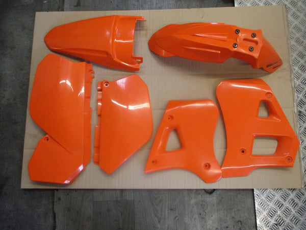 Caches latéraux ouies gardes boue pour Yamaha 125 DTR - DTRE