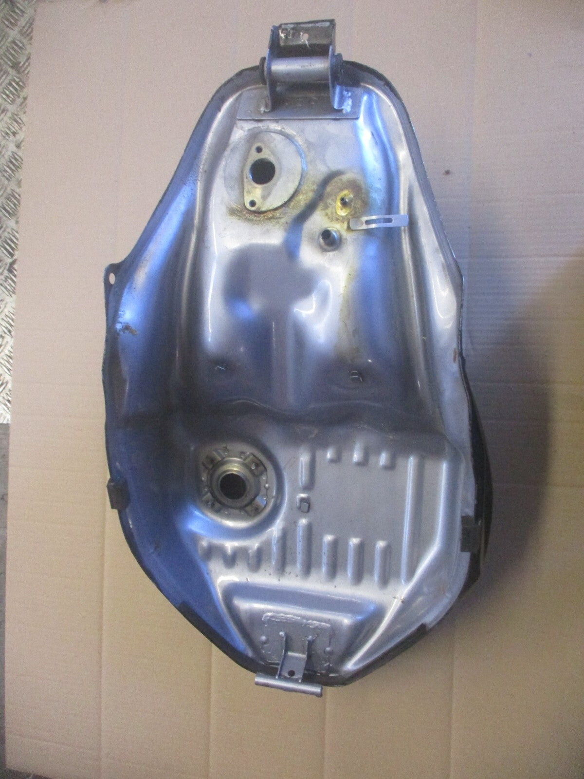 Réservoir essence pour Honda 750 VFR - RC36 - Phase 1 - 1990 / 1993