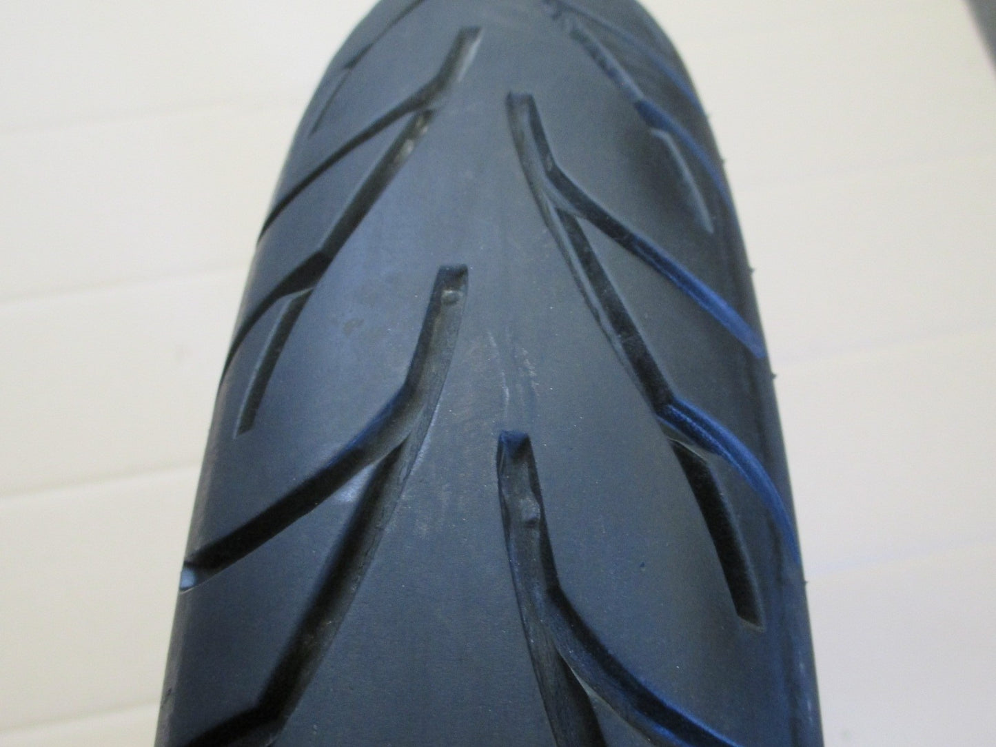Roue arrière avec pneu peu roulé pour Honda 125 CBF - JC40A