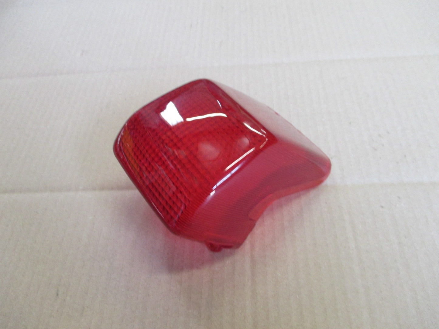 Cabochon de feu arrière NEUF pour Honda 650 NX - Dominator - RD02 - RD08A