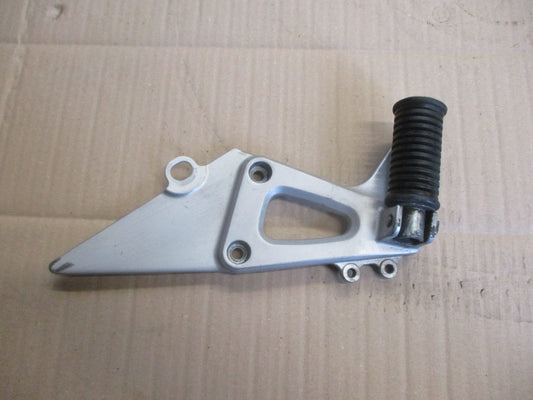 Platine cale pied arrière gauche pour Suzuki 650 XF Freewind