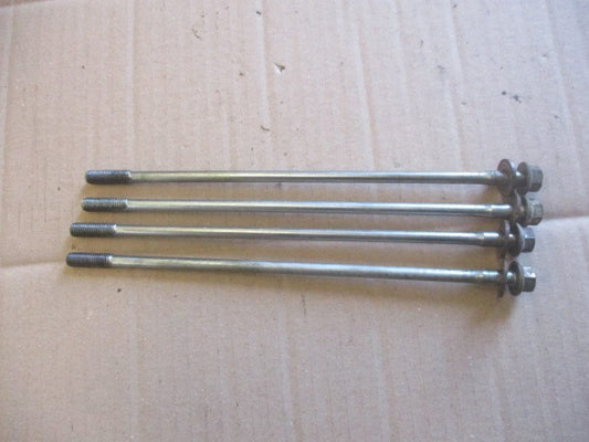 Vis de fixation culasse / cylindre pour Yamaha 125 XT - 12V - 3YU