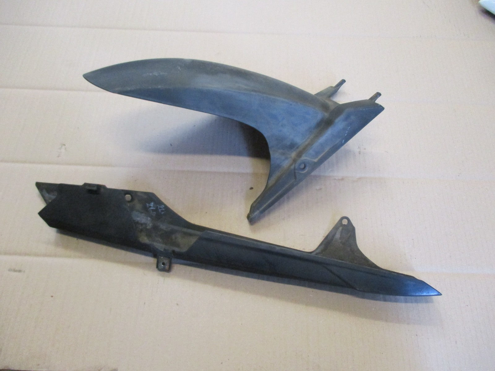 Lèche roue + protège chaîne pour Honda 125 CBF - JC40A