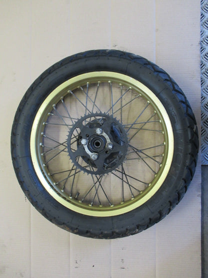 Roue arrière avec pneu Michelin très peu roulé pour Yamaha 125 Ténéré - BLG