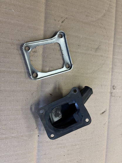 Caoutchouc arrivée cable accélérateur + pompe à huile Kawasaki 125 KE - K1 - KS