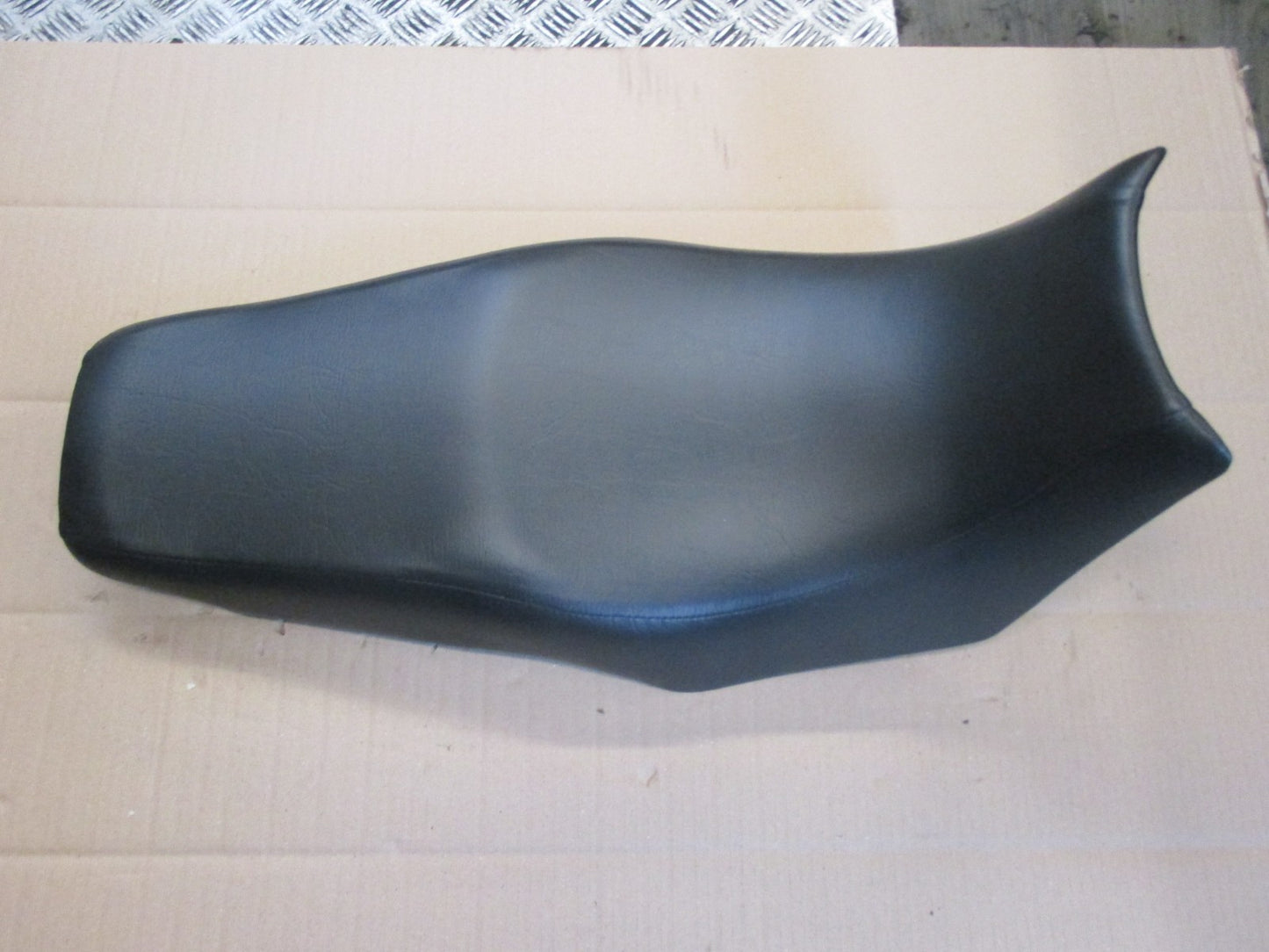 Selle refaite à neuf pour Yamaha 750 FZX - 2JE - 4AM