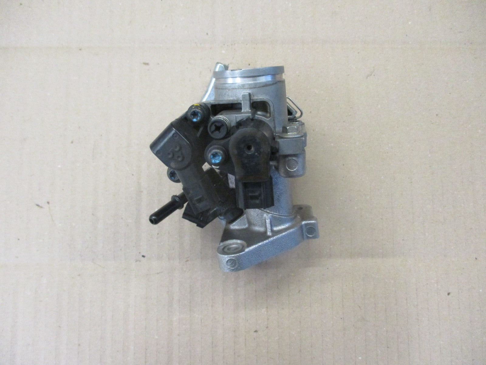 Corps papillon injection pour Honda 125 CBF - JC74