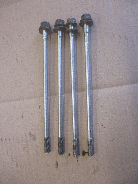 Vis de fixation cylindre / culasse pour Yamaha 125 XTX - XTR