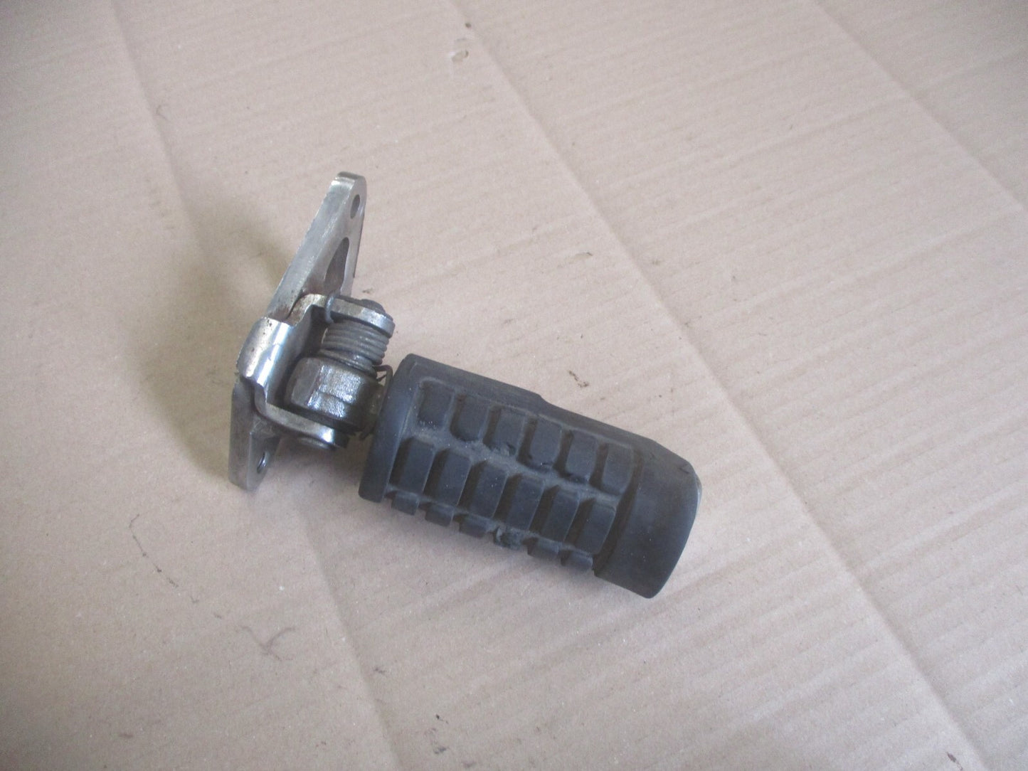 Cale pied avant droit pour Honda 125 Rebel - JC24A - JC26A