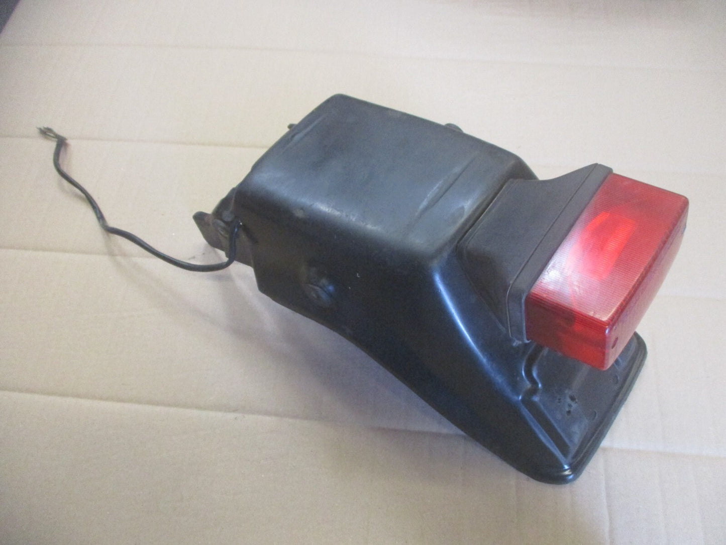 Garde boue + feu arrière pour Honda 600 XLR - PD03