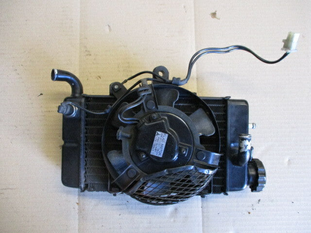 Radiateur d'eau droit + ventillateur pour Honda 650 Africa twin - XRV - RD03