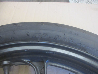 Roue avant avec pneu bon état pour Honda 125 CBR - JC34
