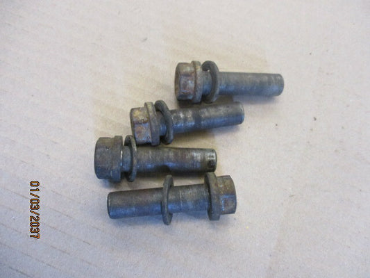 Ecrous de fixation culasse pour Yamaha 125 AT1 - AT2