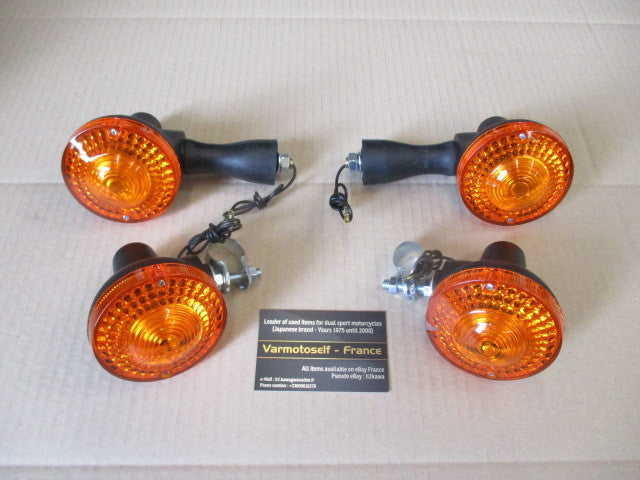 Clignotants avant et arrière NEUFS + ampoules 6V-21W Yamaha 250 - 400 - 500 XT