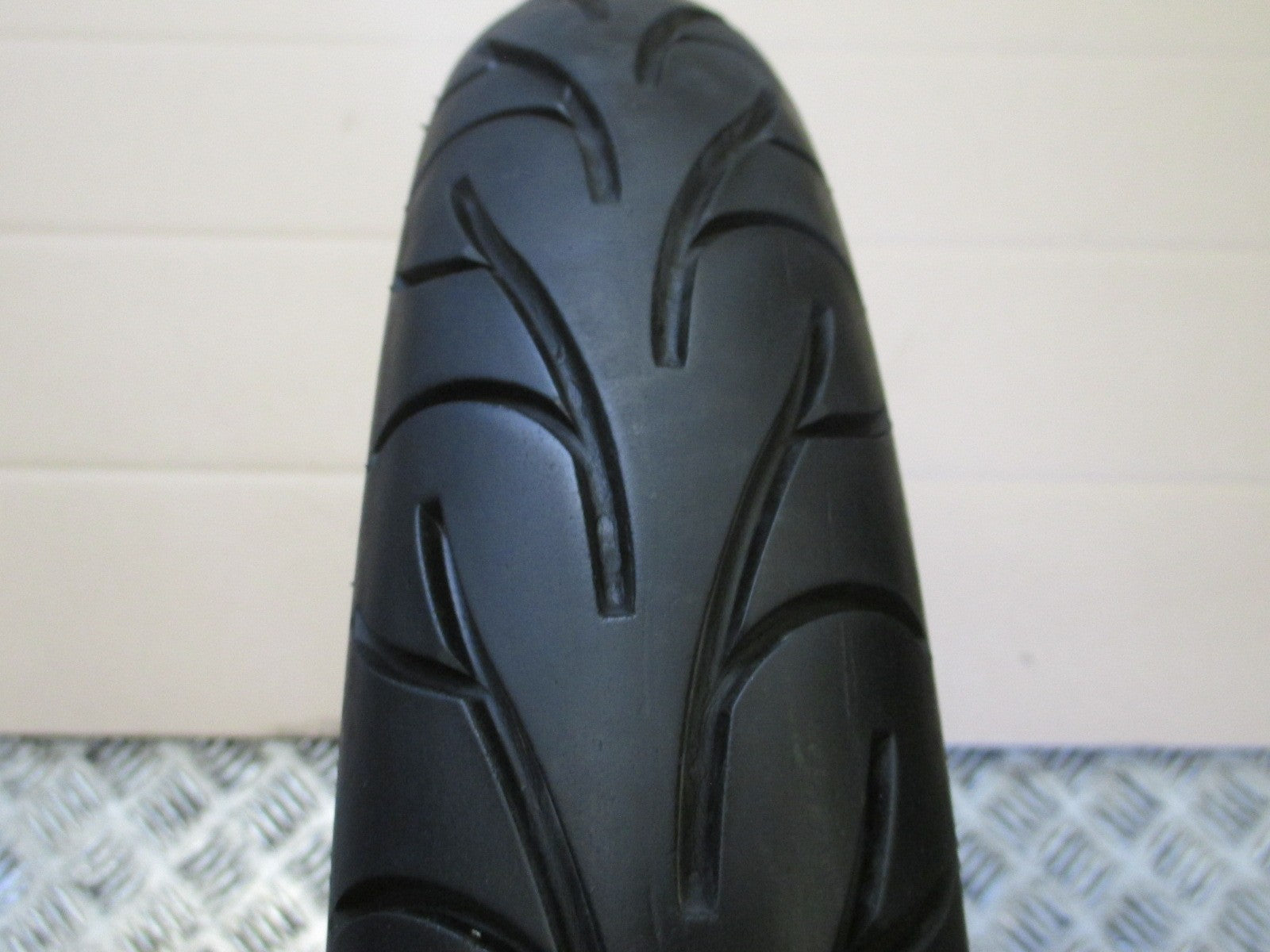 Roue avant avec pneu peu roulé pour Honda 125 CBF - JC40A