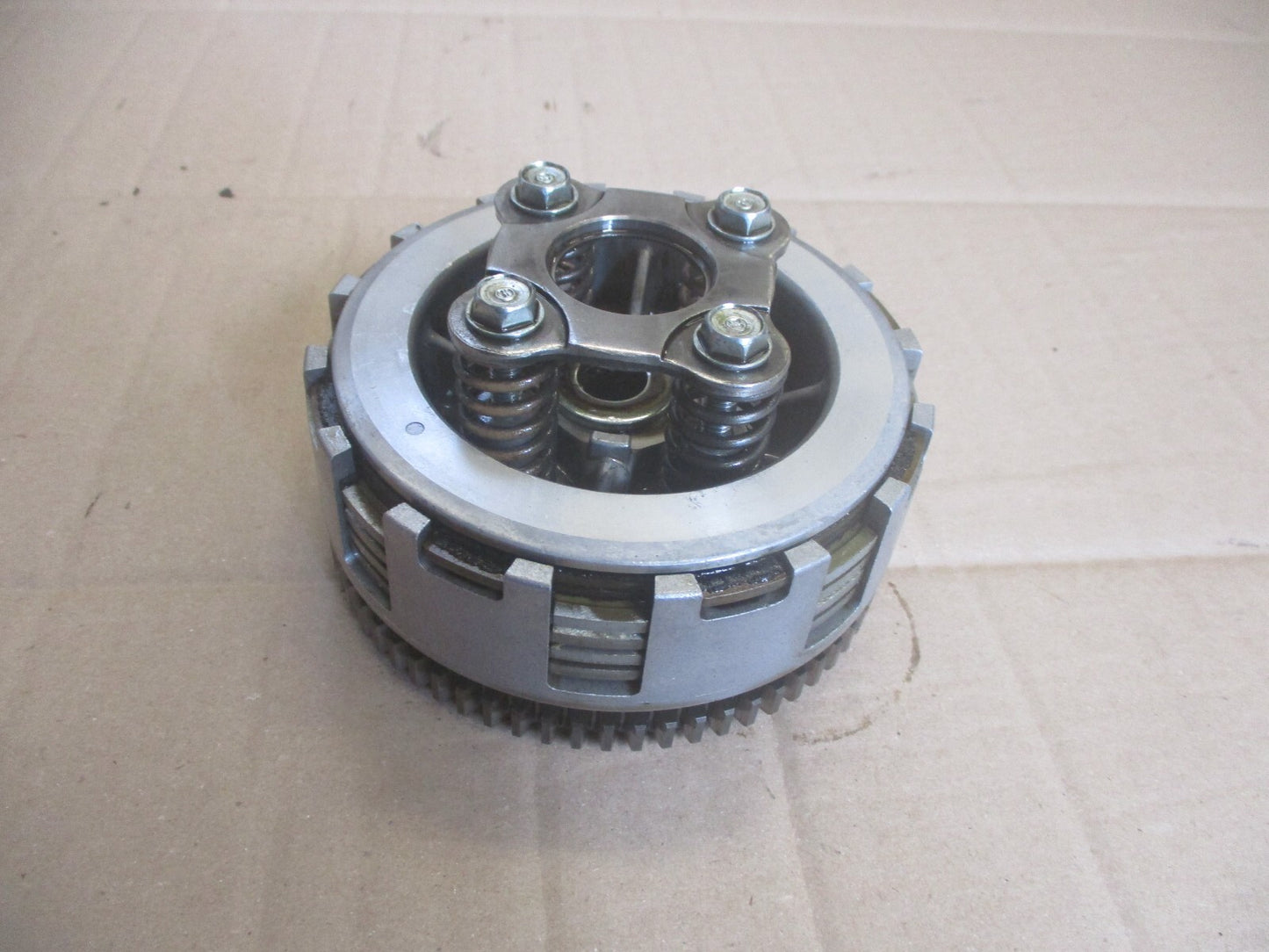 Embrayage pour Honda 125 CBR - JC34