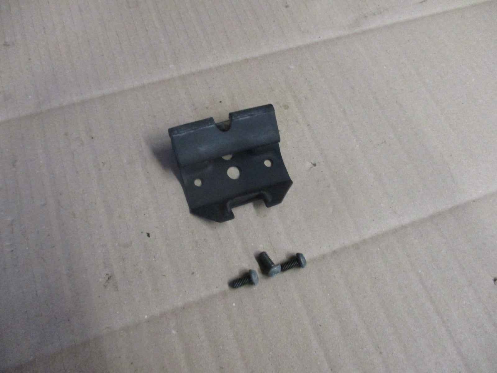 Patte de fixation avant de réservoir pour Yamaha 125 TZR - 4FL