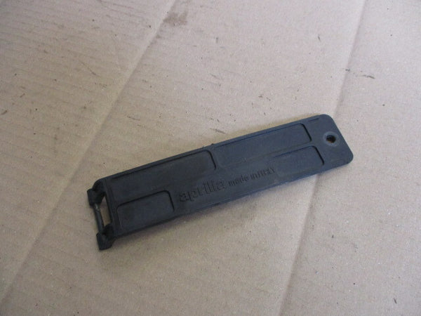 Porte de batterie pour Aprilia 125 Tuareg