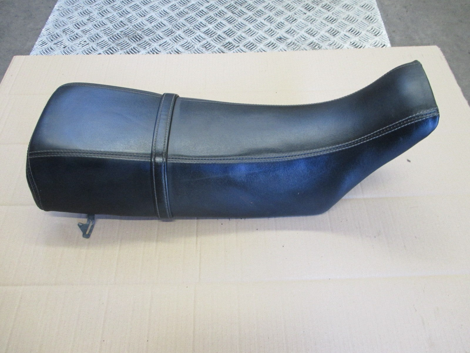 Selle pour Yamaha 125 DTLC - 10V