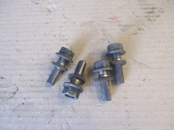 Vis de fixation couronne arrière pour Honda 125 XLS - XL - XR
