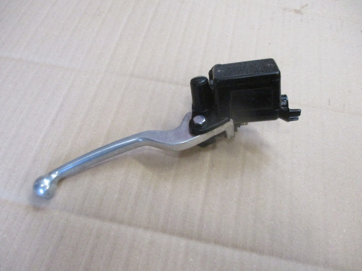 Maitre cylindre de frein avant pour Honda 125 CBR - JC50 - 2011 / 2018