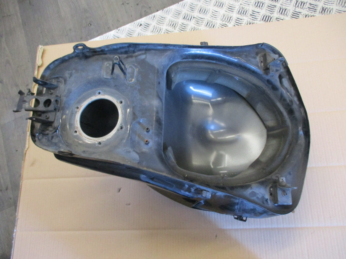 Réservoir d'essence pour Yamaha 900 TDM - RN081 - 2002 / 2005