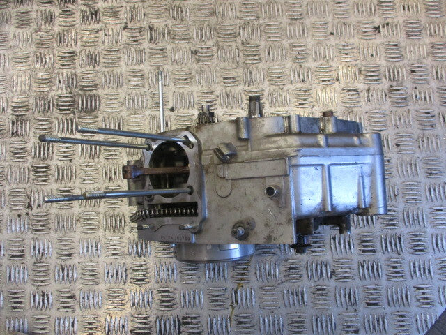 Bas moteur pour Suzuki 125 DR - SF44A