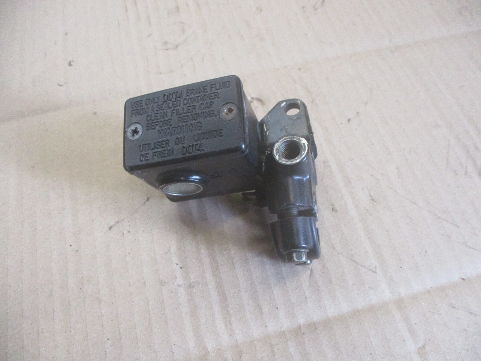 Maitre cylindre de frein avant pour Suzuki 650 DR - SP41A