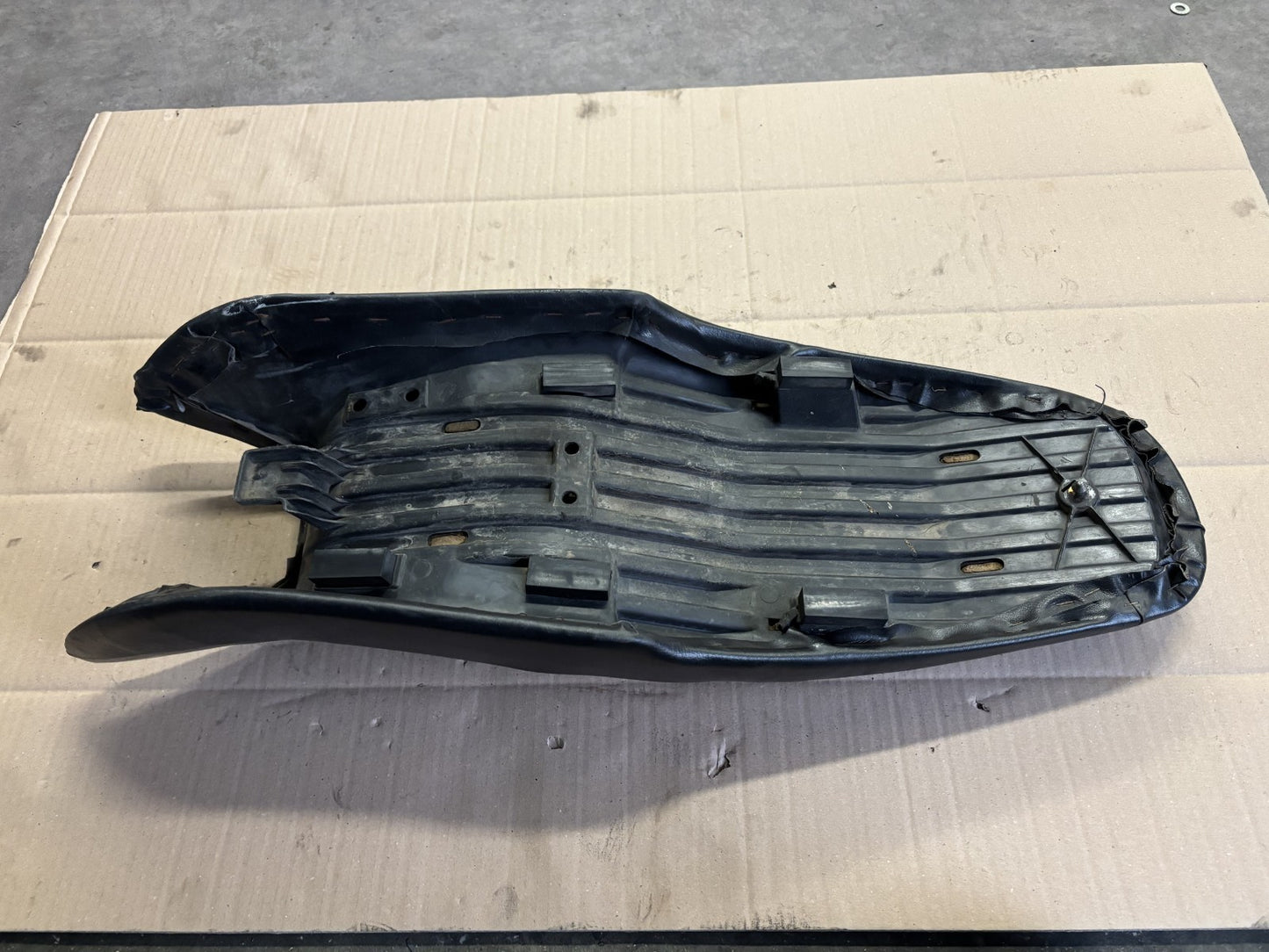 Selle pour Honda 125 CLR - JD18A