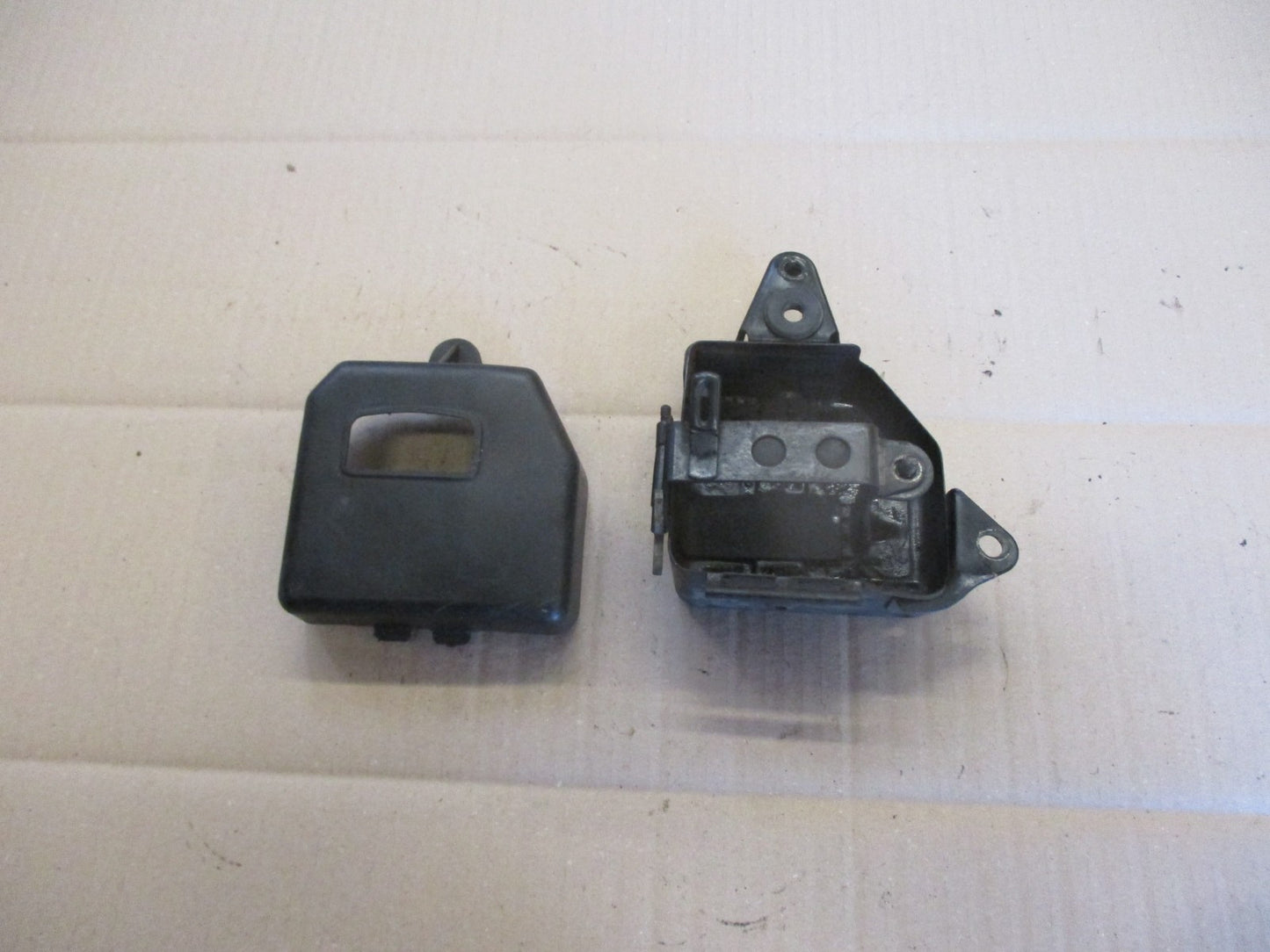 Support batterie + cache pour Honda 125 XLS - XR