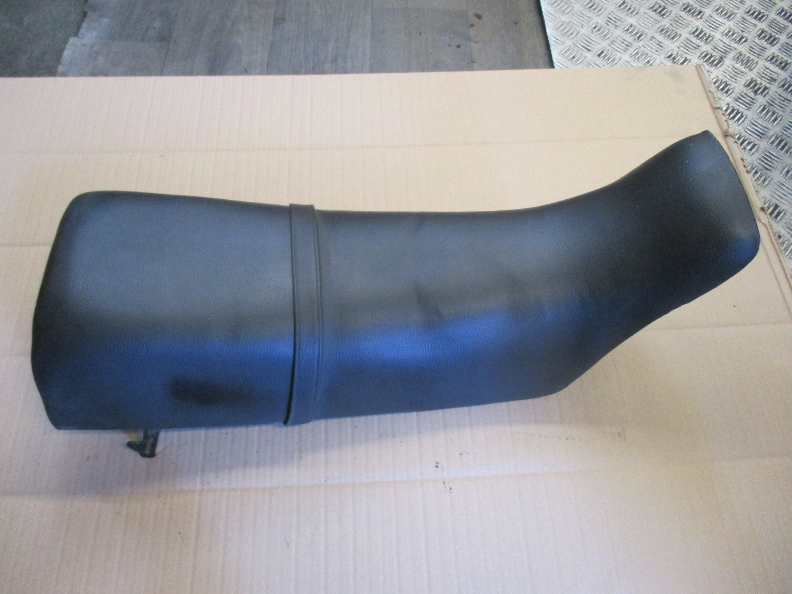 Selle pour Yamaha 125 DTLC - 10V