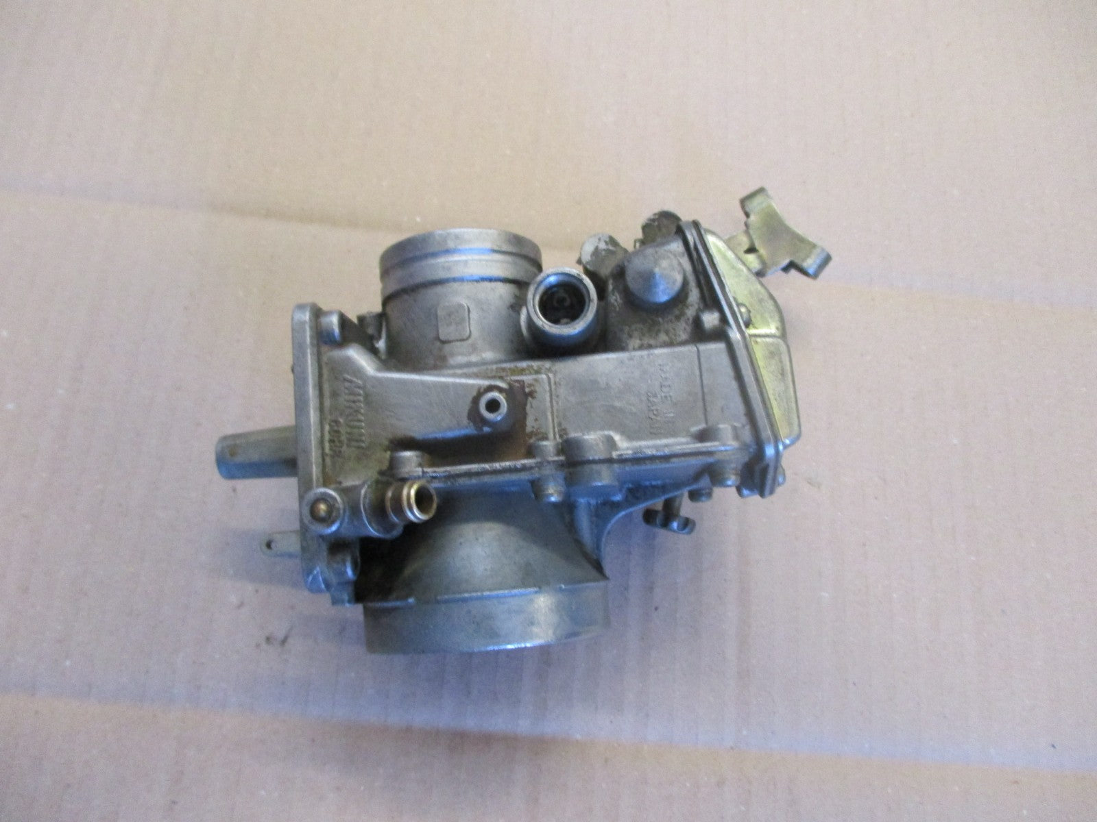 Corps de carburateur pour Suzuki 600 DR - 650 DR - SN41A - SP41A