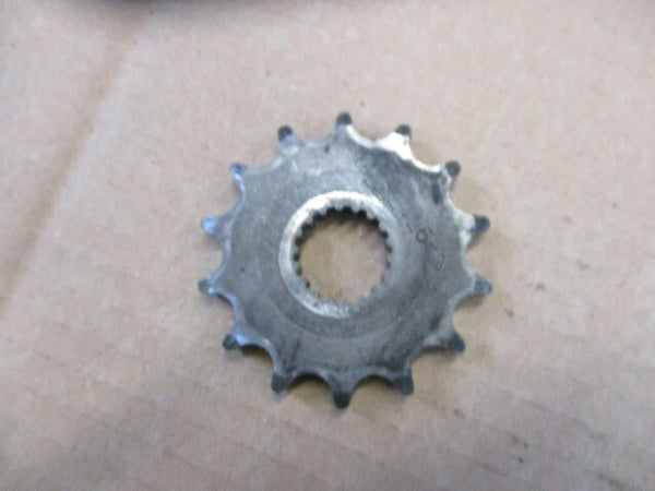 Pignon sortie de boite de vitesses pour Suzuki 125 DR - SF41A