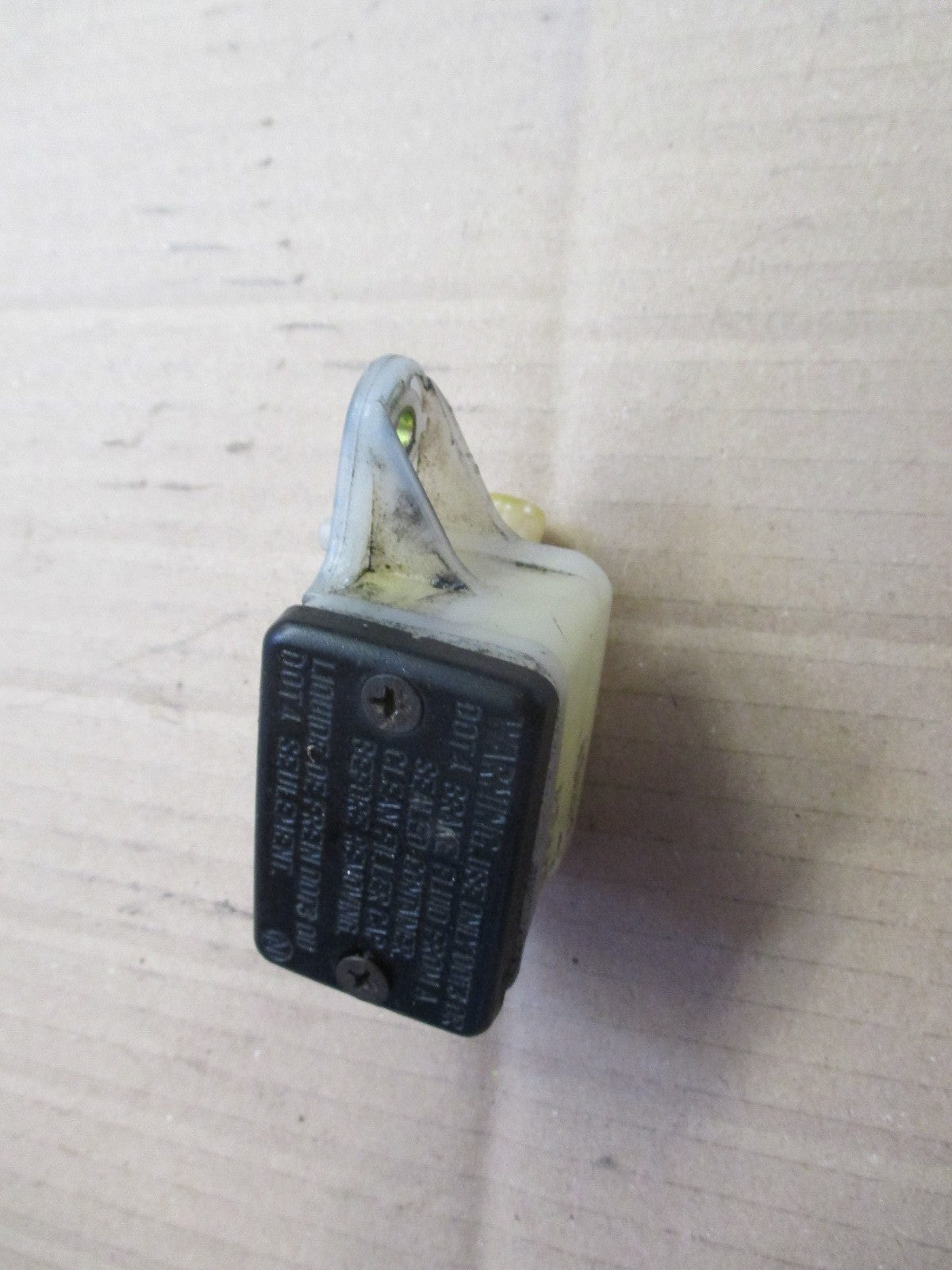 Bocal de loockeed de frein arrière pour Honda 650 NTV REVERE - RC33