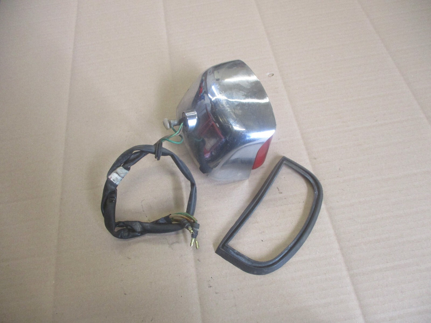 Feu arrière + joint pour Honda 125 Rebel - JC24A - JC26A