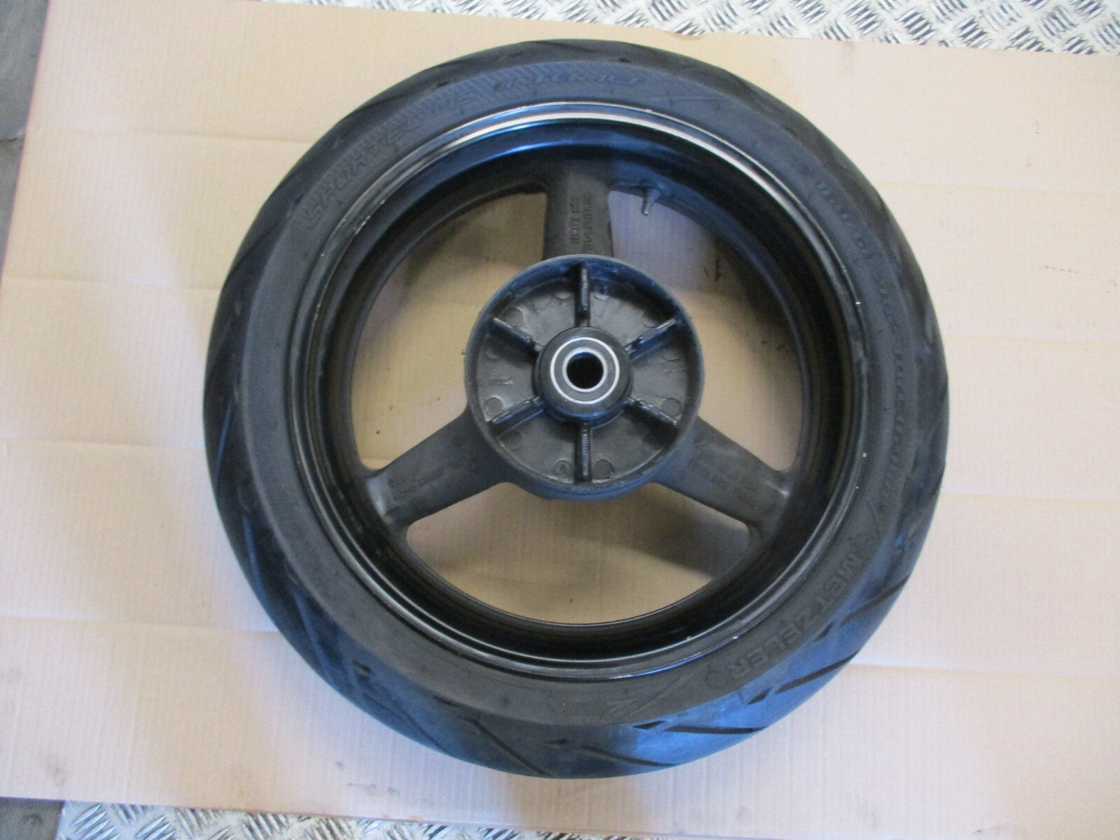 Roue arrière avec pneu bon état pour Yamaha 900 TDM - RN081 - 2002 / 2005 - ABS