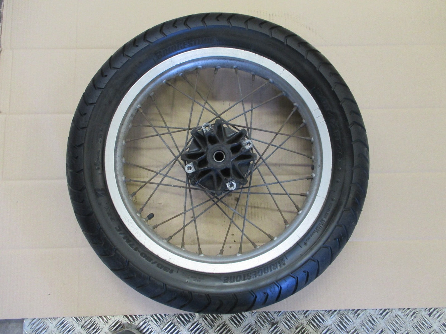 Roue arrière 2.50x17 couleur alu pour Honda 600 Transalp - PD06 - PD10
