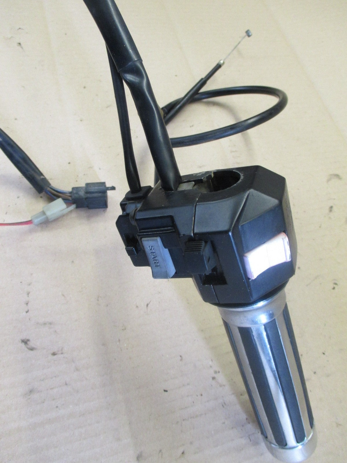 Poignée d'accélérateur + cables + cocotte pour Yamaha 750 FZX - 2JE - 4AM