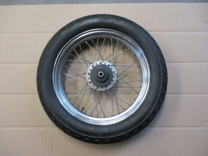 Roue avant avec pneu très peu roulé pour Suzuki 125 GZ Marauder