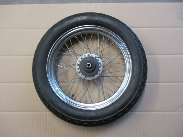 Roue avant avec pneu très peu roulé pour Suzuki 125 GZ Marauder