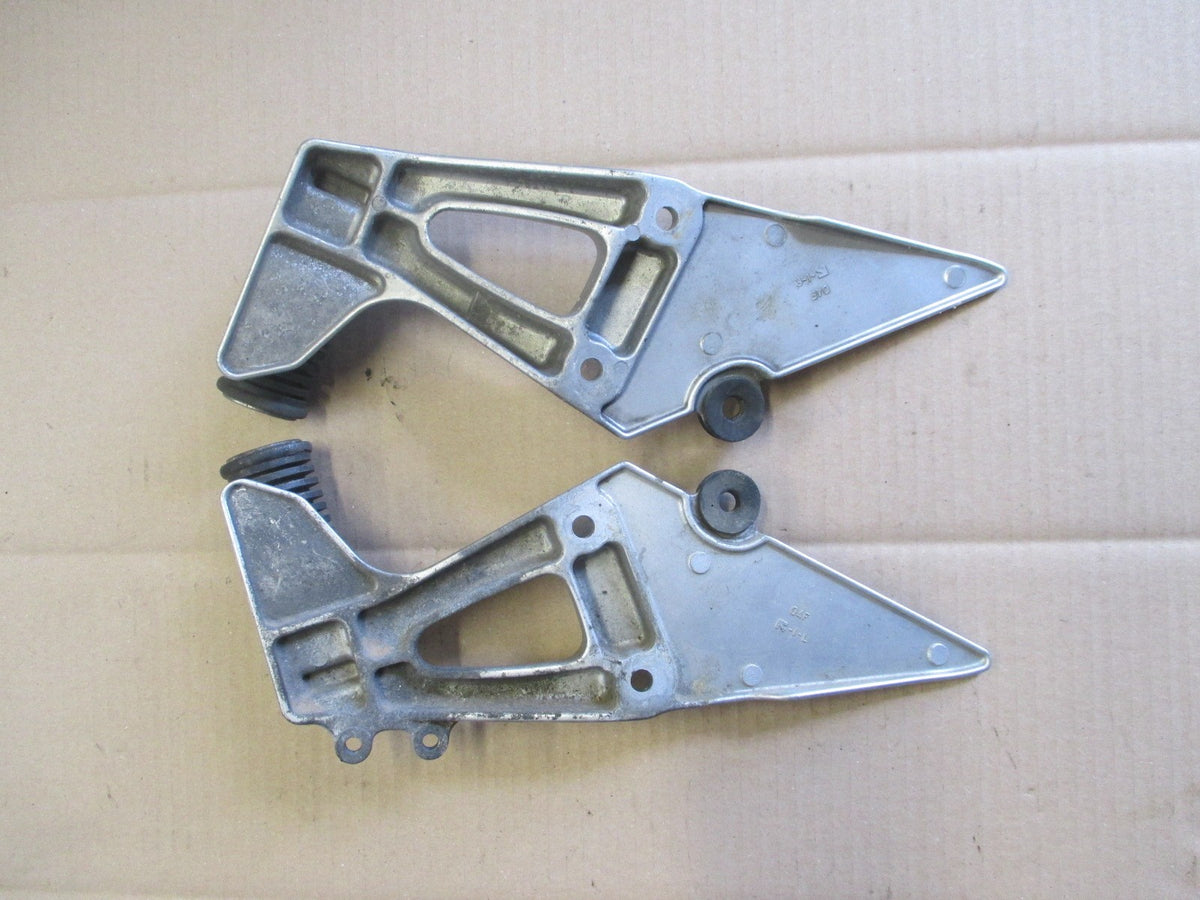 Platines cale pied arrières gauche et droite pour Suzuki 650 XF Freewind