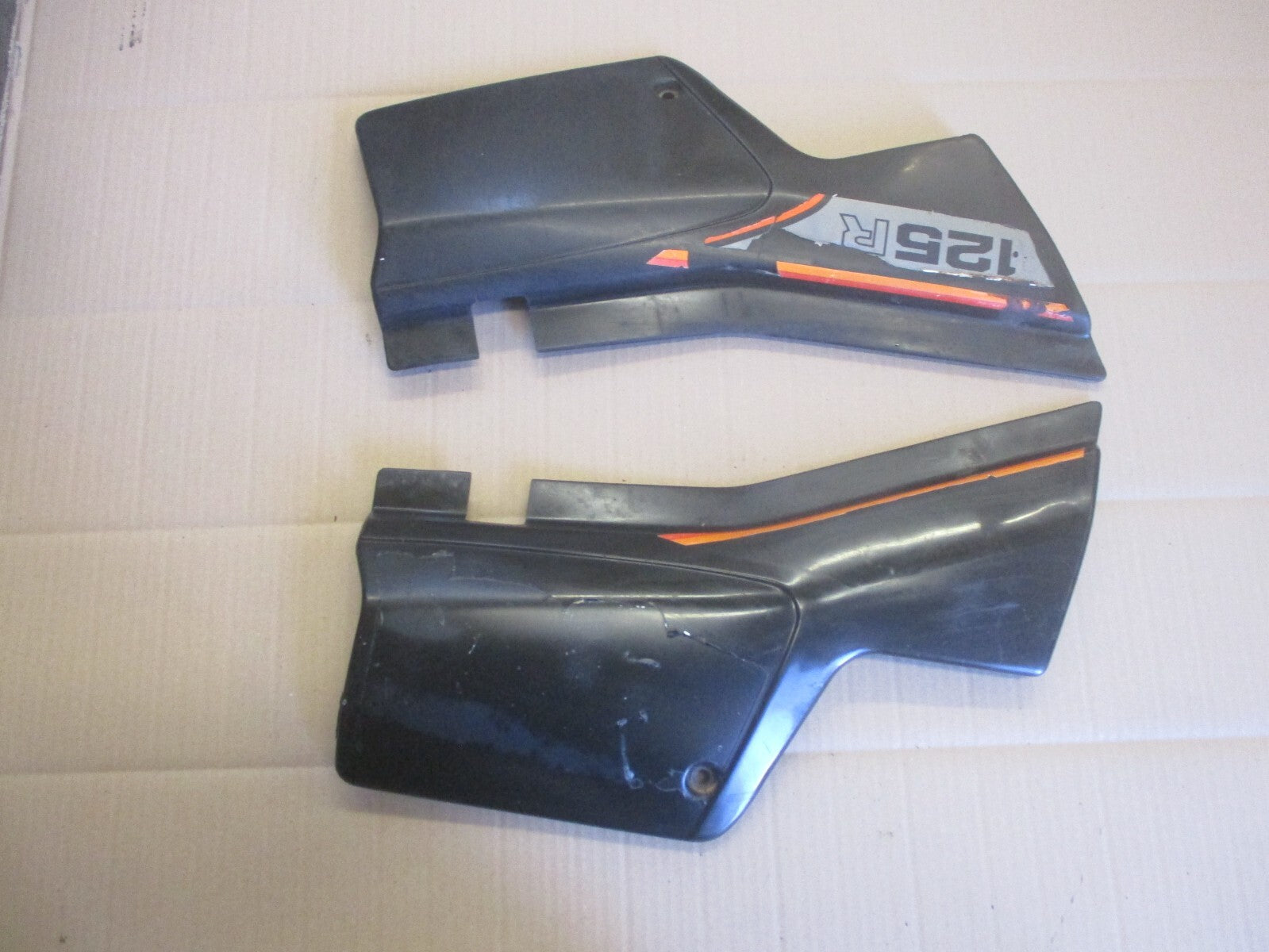 Caches latéraux pour Honda 125 XLR - JD04