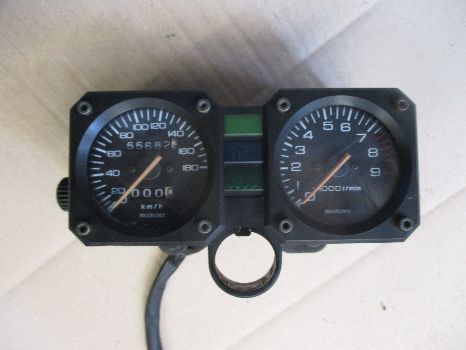 Bloc compteur compte tours 55682 kms pour Suzuki 750 DR - 800 DR - SR41A - SR42A