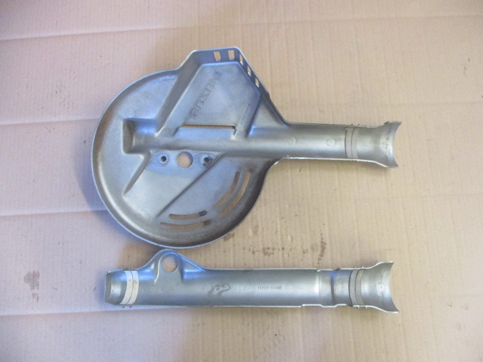 Protège disque et protège fourreau pour Suzuki 600 DR - SN41A