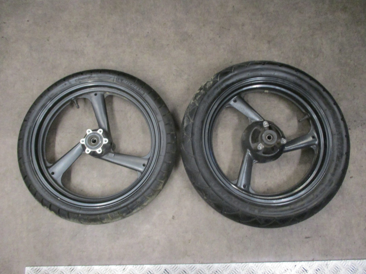 Roue avant et arrière avec pneu bon état pour Yamaha 125 TZR - 4FL