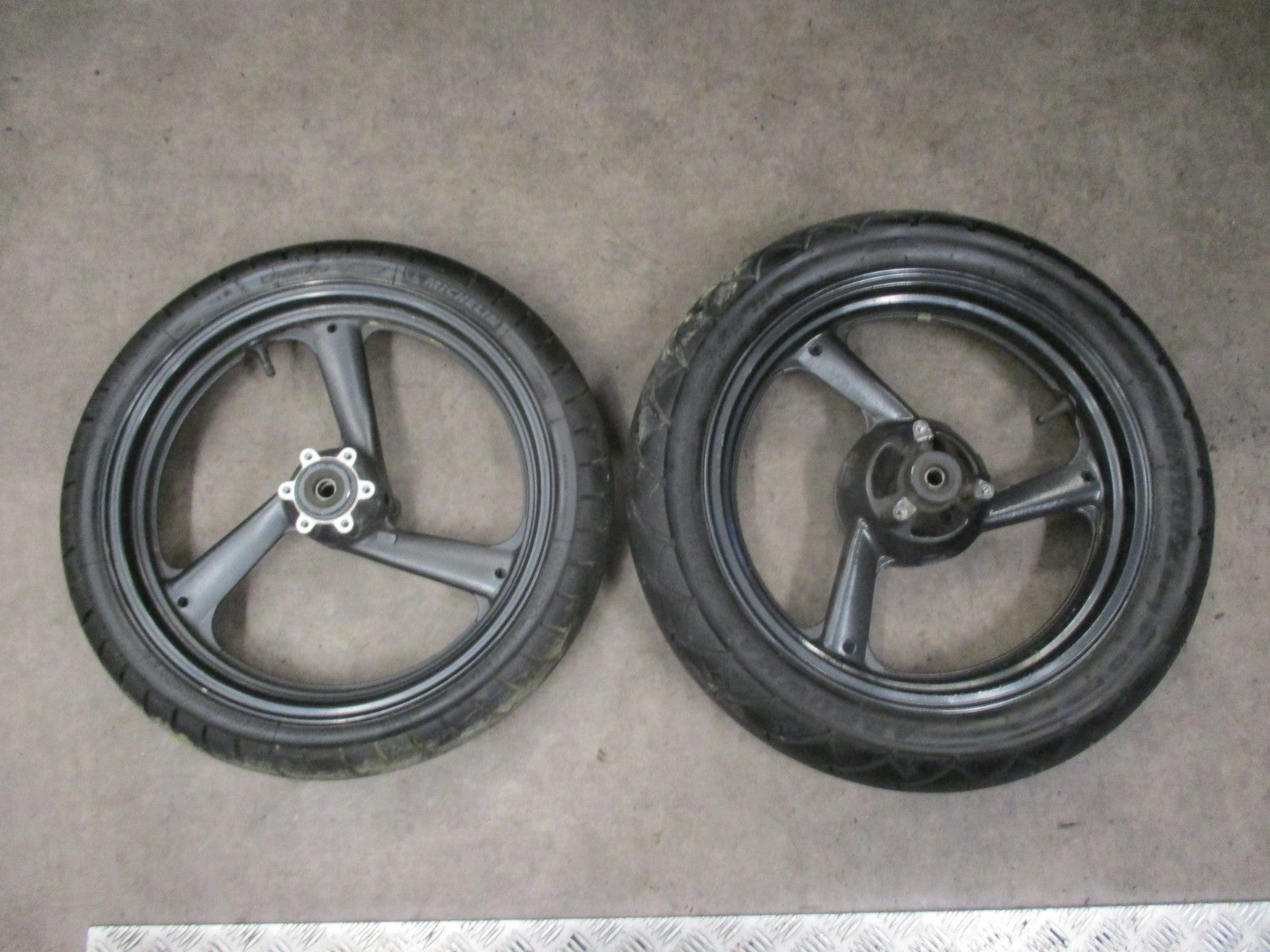 Roue avant et arrière avec pneu bon état pour Yamaha 125 TZR - 4FL