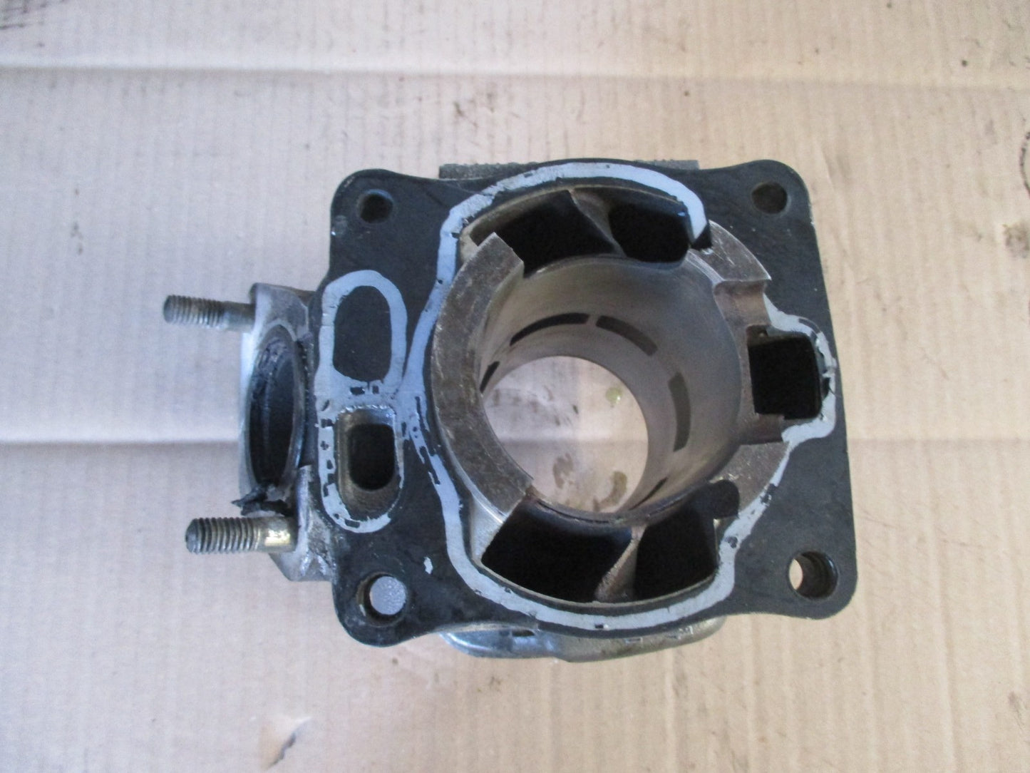 Cylindre 57.00 mm, bon état, prêt à monter, pour Yamaha 125 TZR - 2RL